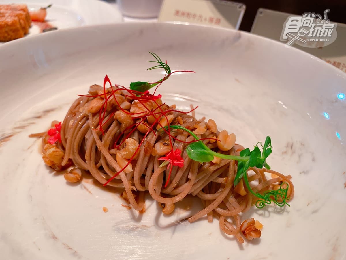 全台45家飯店「超狂8月優惠」!最低直接「0元入住」、Buffet「免費吃到飽」 全台45家飯店「超狂8月優惠」!最低直接「0元入住」、Buffet「免費吃到飽」