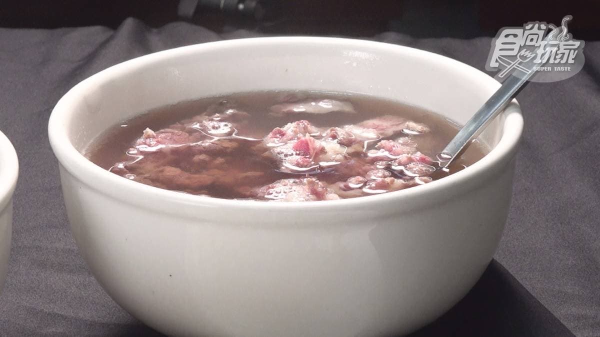台南最老牛肉湯!必點牛燥飯愈嚼愈香,還有炒骨髓、炸牛肉別處吃不到