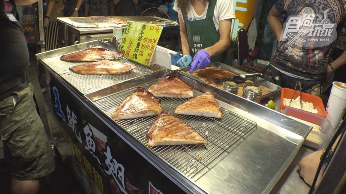 每隻只有一片!屏東「霸王魷魚翅」厚切大分量,Q彈肉質再搭洋蔥超甜超對味