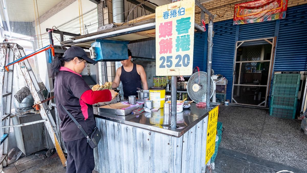 吃貨快筆記!礁溪4家在地銅板美食:20元滿料春捲、50年蔥油餅、桃膠豆花 吃貨快筆記!礁溪4家在地銅板美食:20元滿料春捲、50年蔥油餅、桃膠豆花