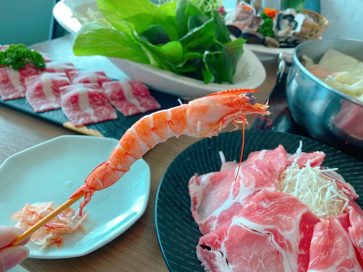南台灣「最高火鍋店」!耍廢爽吃「慶煙龍蝦」有人剝,還有整桌港點每人375元 南台灣「最高火鍋店」!耍廢爽吃「慶煙龍蝦」有人剝,還有整桌港點每人375元