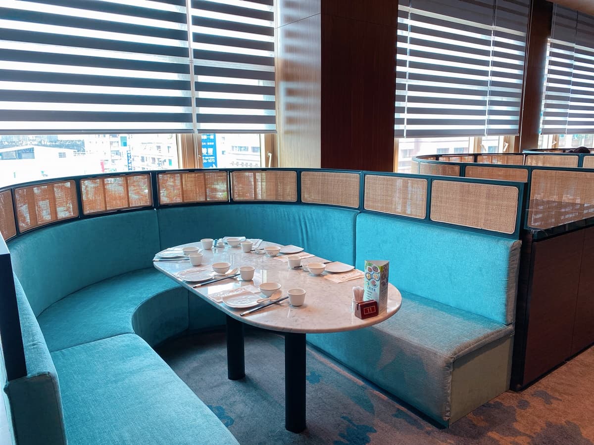 南台灣「最高火鍋店」!耍廢爽吃「慶煙龍蝦」有人剝,還有整桌港點每人375元 南台灣「最高火鍋店」!耍廢爽吃「慶煙龍蝦」有人剝,還有整桌港點每人375元