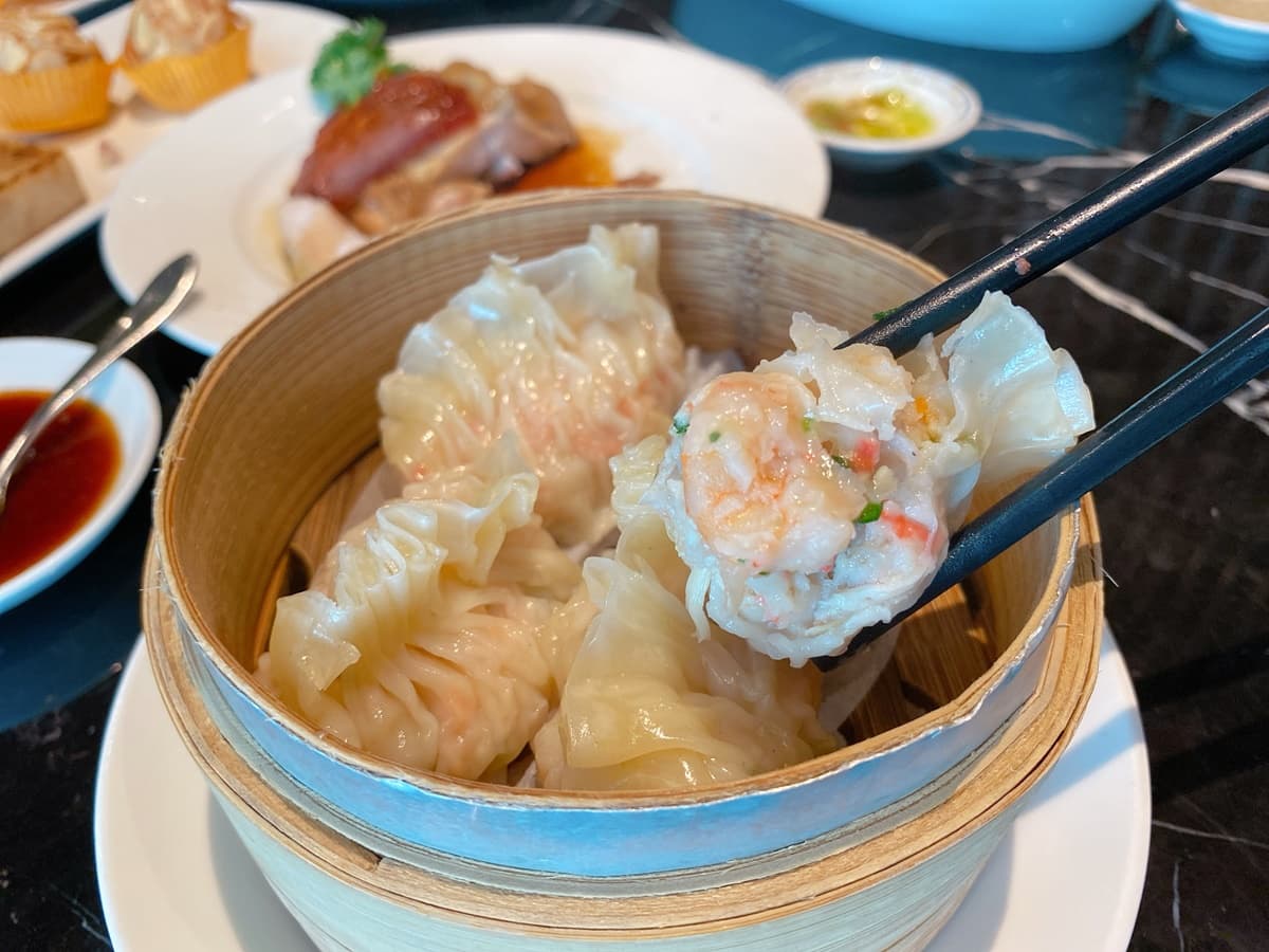 南台灣「最高火鍋店」!耍廢爽吃「慶煙龍蝦」有人剝,還有整桌港點每人375元 南台灣「最高火鍋店」!耍廢爽吃「慶煙龍蝦」有人剝,還有整桌港點每人375元