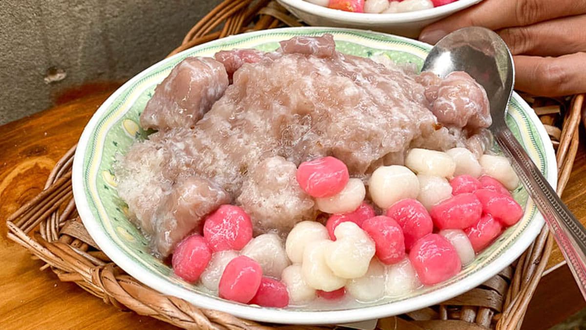 芋頭土石流淋在湯圓山上!台南小巷復古剉冰店,加芋頭、加麵茶任君選擇