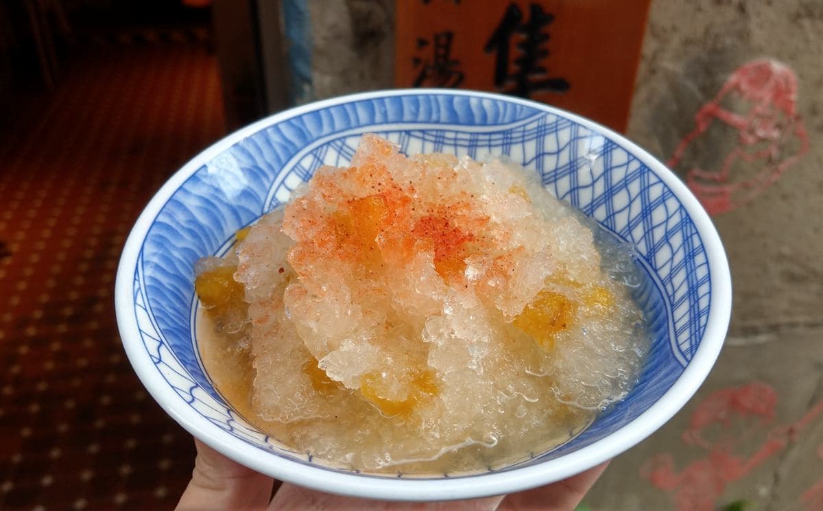 芋頭土石流淋在湯圓山上!台南小巷復古剉冰店,加芋頭、加麵茶任君選擇 芋頭土石流淋在湯圓山上!台南小巷復古剉冰店,加芋頭、加麵茶任君選擇