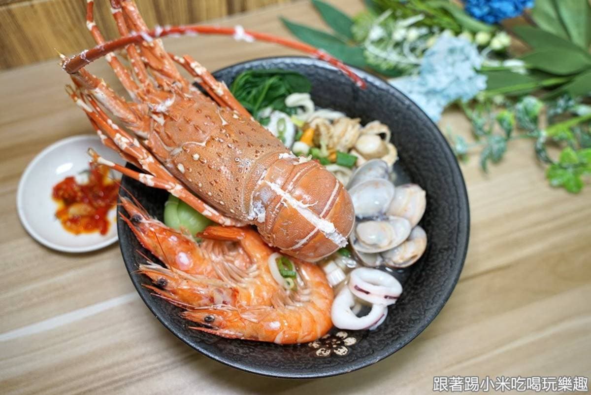 海鮮控快筆記!新竹痛風系湯麵太浮誇,廣島生蠔、霸王級龍蝦通通吃得到 海鮮控快筆記!新竹痛風系湯麵太浮誇,廣島生蠔、霸王級龍蝦通通吃得到