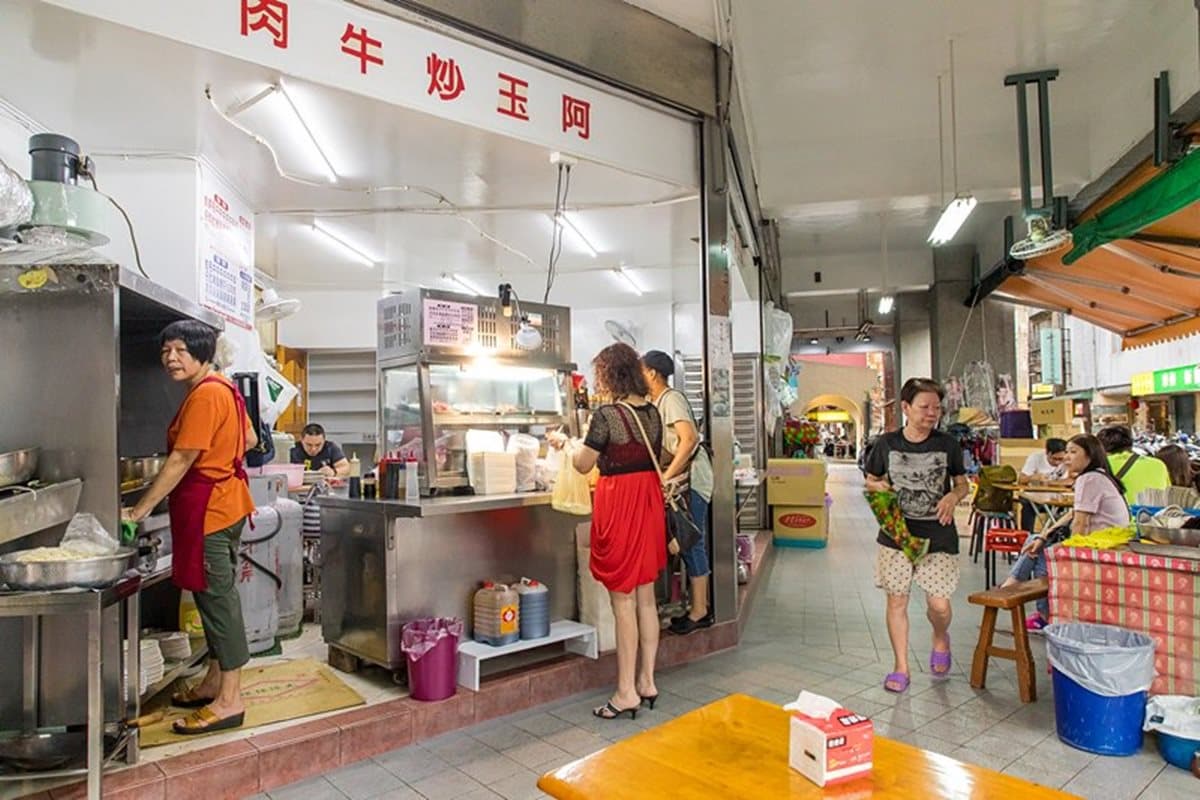 在地人才知!基隆火車站旁老店「炒牛肉麵」飄沙茶香,必配牛雜湯 在地人才知!基隆火車站旁老店「炒牛肉麵」飄沙茶香,必配牛雜湯