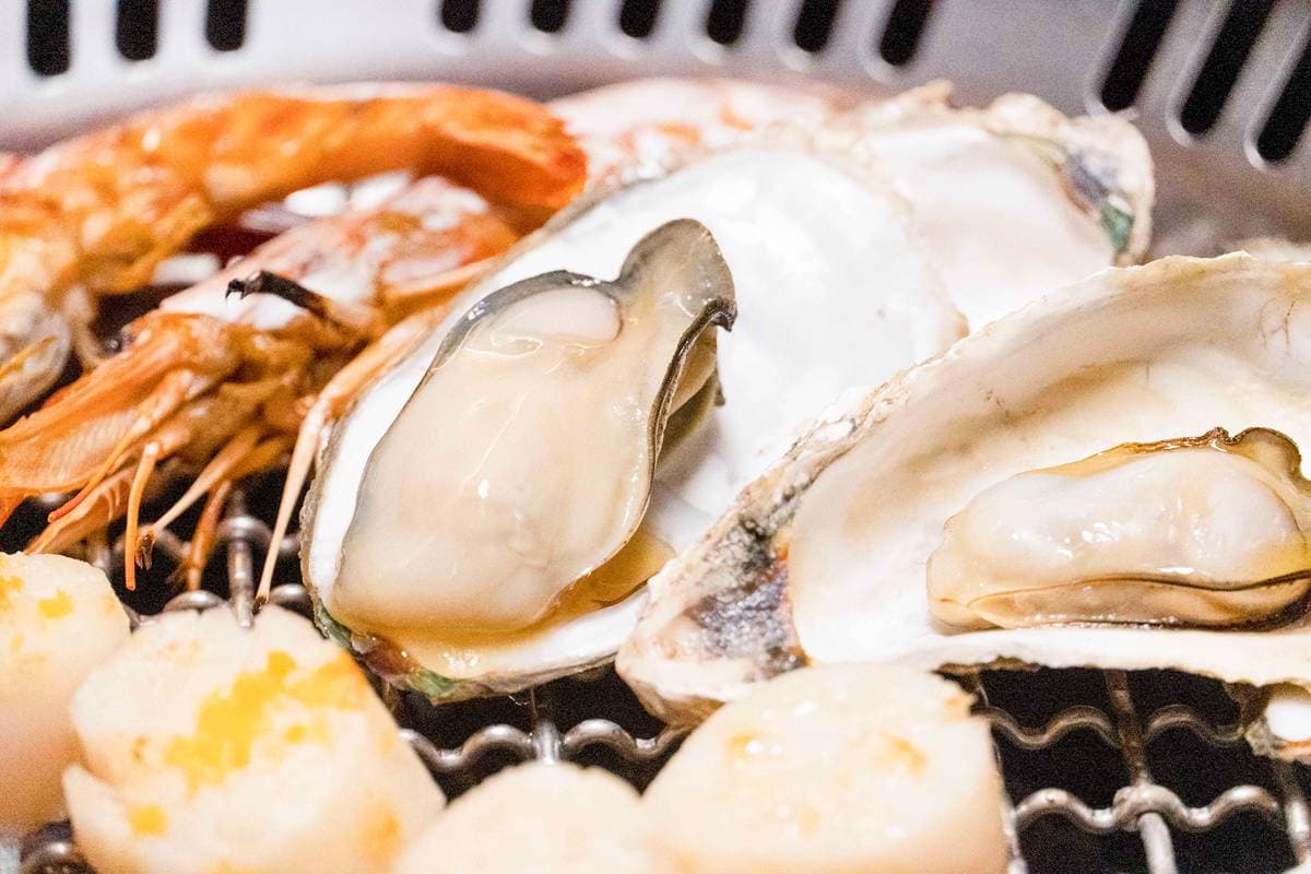 快帶男友來!「東石鮮蚵」0元吃到飽,和牛燒肉「手比愛心」每人再送大干貝 快帶男友來!「東石鮮蚵」0元吃到飽,和牛燒肉「手比愛心」每人再送大干貝