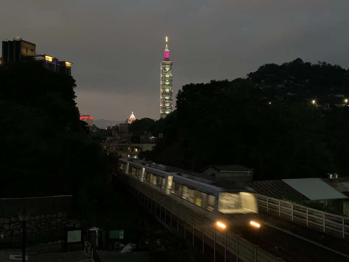 2021美拍清單!全台18處免費新打卡點:「梯田」公園、陸地版藍眼淚、亞洲最長旋轉橋 2021美拍清單!全台18處免費新打卡點:「梯田」公園、陸地版藍眼淚、亞洲最長旋轉橋