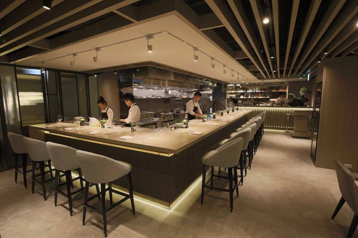 【2020台北米其林】7大「摘星飯店」!超夯烤鴨穩坐三星,最新「一星牛排」是這家 【2020台北米其林】7大「摘星飯店」!超夯烤鴨穩坐三星,最新「一星牛排」是這家