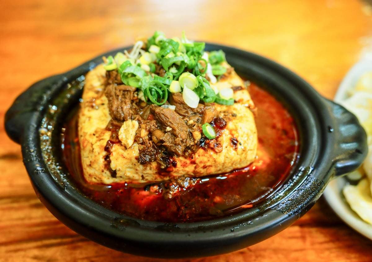 逛完水族館吃夜市!中壢4攤高CP值:免費續湯臭豆腐、80元鹽水雞裝到滿 逛完水族館吃夜市!中壢4攤高CP值:免費續湯臭豆腐、80元鹽水雞裝到滿