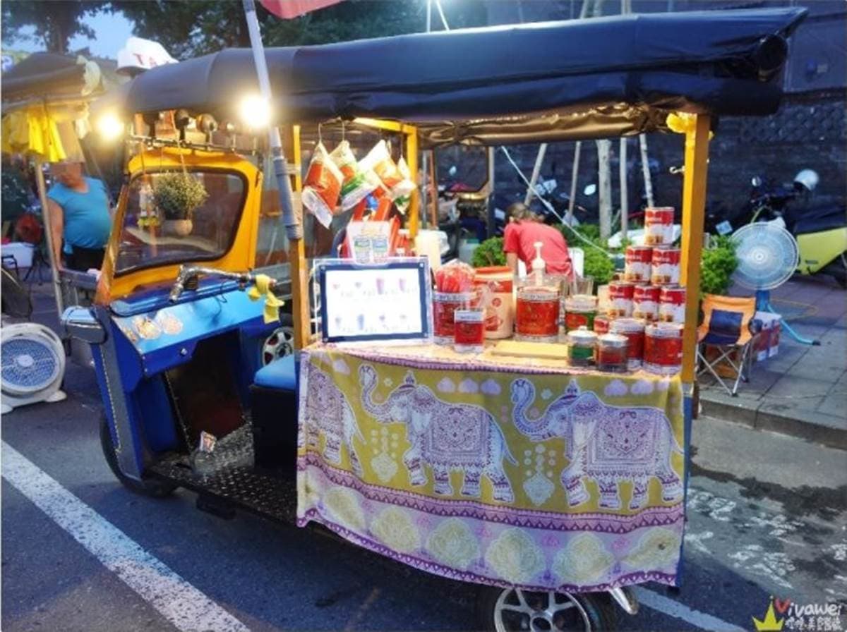 逛完水族館吃夜市!中壢4攤高CP值:免費續湯臭豆腐、80元鹽水雞裝到滿 逛完水族館吃夜市!中壢4攤高CP值:免費續湯臭豆腐、80元鹽水雞裝到滿