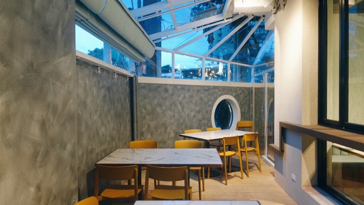 小資網美最愛餐酒館!安格斯肋眼牛排套餐千元有找,芝麻調酒別處喝不到 小資網美最愛餐酒館!安格斯肋眼牛排套餐千元有找,芝麻調酒別處喝不到