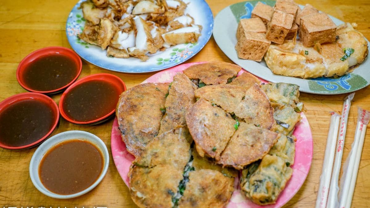 飄香80年!彰化市場炸粿吃得到滿滿蚵仔,祖傳祕方醃料肉餡超唰嘴 飄香80年!彰化市場炸粿吃得到滿滿蚵仔,祖傳祕方醃料肉餡超唰嘴