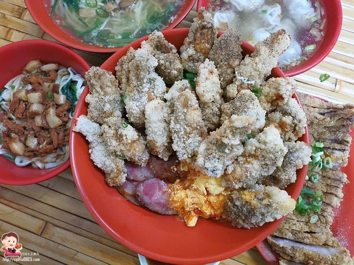 隱藏版好料!青埔「海陸雙飽飯」只要150元,有滿滿燒肉、蚵仔酥 隱藏版好料!青埔「海陸雙飽飯」只要150元,有滿滿燒肉、蚵仔酥