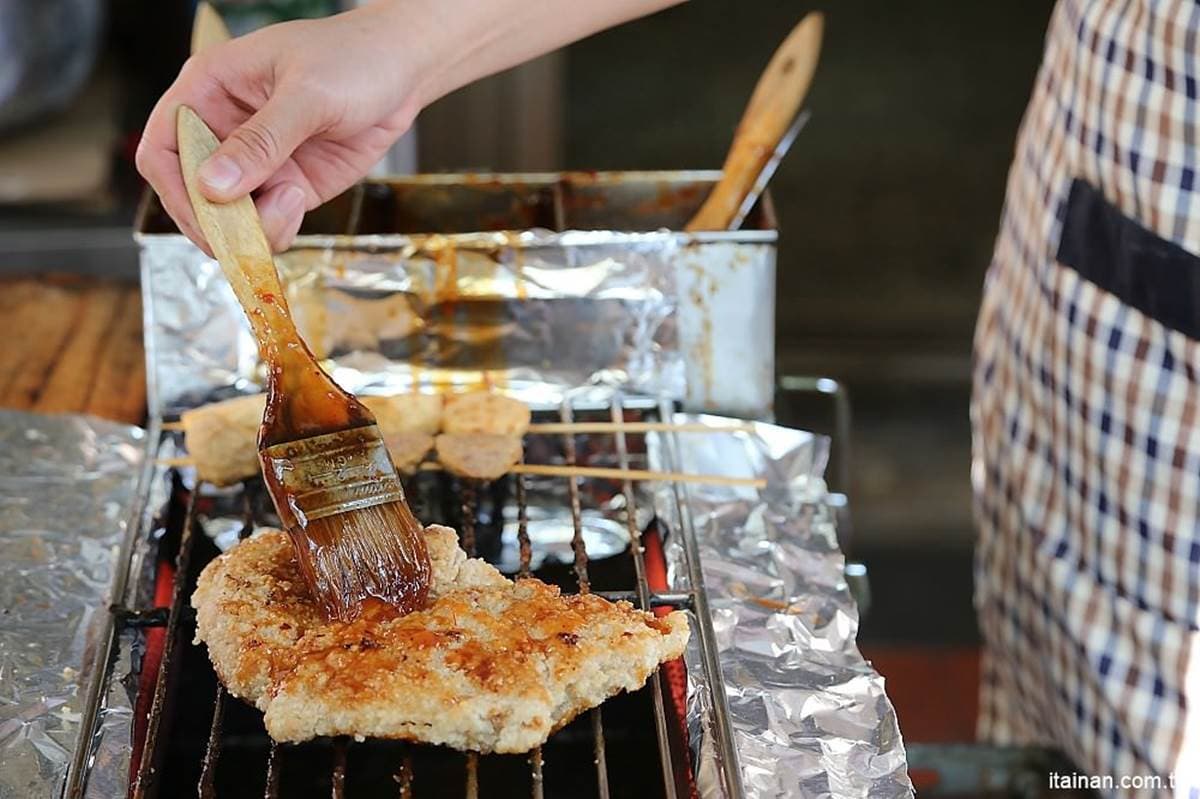 金門老饕認證!特製醬汁「炭烤雞排」超唰嘴,Q脆地瓜薯條也必點 金門老饕認證!特製醬汁「炭烤雞排」超唰嘴,Q脆地瓜薯條也必點