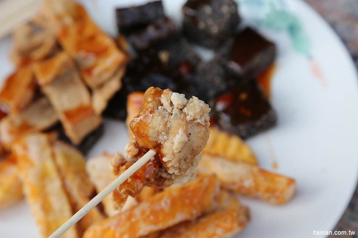 金門老饕認證!特製醬汁「炭烤雞排」超唰嘴,Q脆地瓜薯條也必點 金門老饕認證!特製醬汁「炭烤雞排」超唰嘴,Q脆地瓜薯條也必點