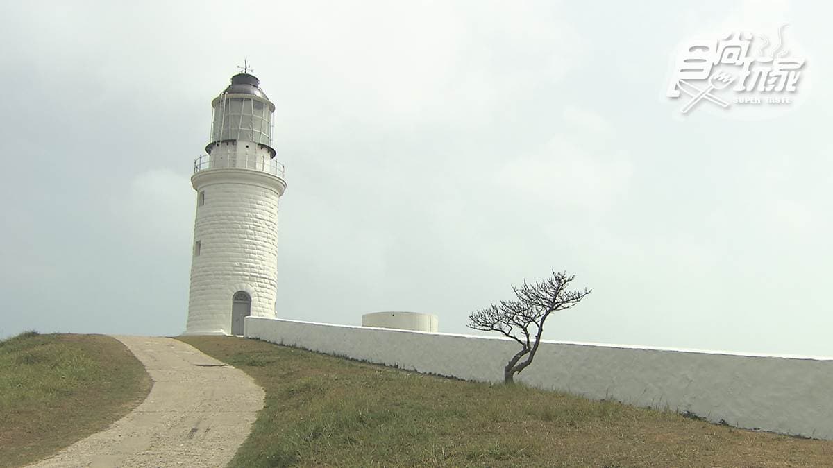 東犬島燈塔