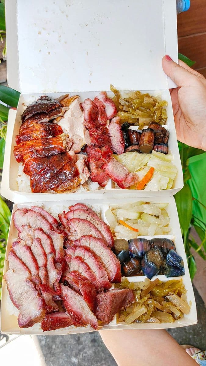 肉控必收!桃園超浮誇限量燒臘飯1份有8種主菜,脆皮燒肉、炭香雙腿讓你吃到怕 肉控必收!桃園超浮誇限量燒臘飯1份有8種主菜,脆皮燒肉、炭香雙腿讓你吃到怕