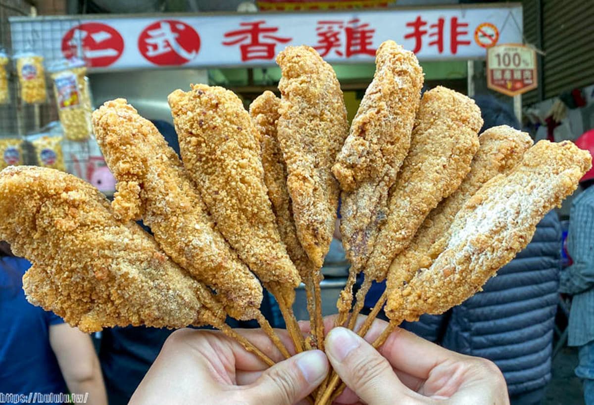 在地人激推!高雄銅板炸物全品項不超過50元,必點10元雞肉串軟嫩多汁 在地人激推!高雄銅板炸物全品項不超過50元,必點10元雞肉串軟嫩多汁