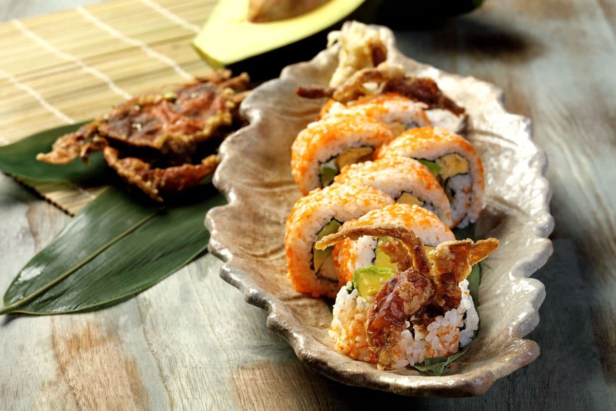 浮誇蟹料理「酥炸軟殼蟹」出沒,整隻躺在漢堡、義大利麵上,讓你動口不動手 浮誇蟹料理「酥炸軟殼蟹」出沒,整隻躺在漢堡、義大利麵上,讓你動口不動手