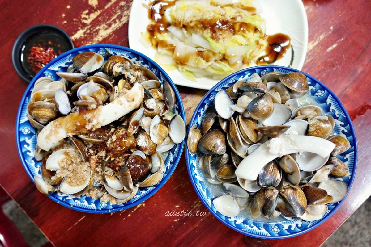 秋天海鮮就吃這道!北部10間超浮誇痛風料理:50顆蛤蜊青醬麵、龍蝦滷肉飯 秋天海鮮就吃這道!北部10間超浮誇痛風料理:50顆蛤蜊青醬麵、龍蝦滷肉飯
