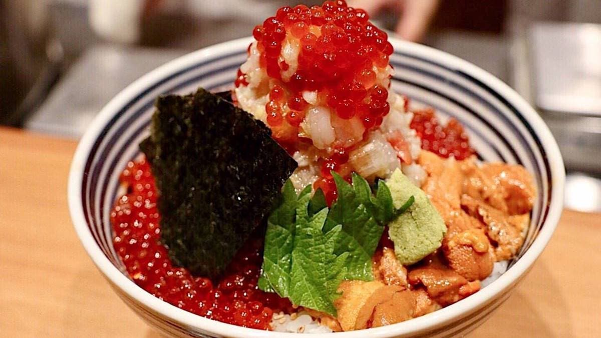 秋天海鮮就吃這道!北部10間超浮誇痛風料理:50顆蛤蜊青醬麵、龍蝦滷肉飯 秋天海鮮就吃這道!北部10間超浮誇痛風料理:50顆蛤蜊青醬麵、龍蝦滷肉飯