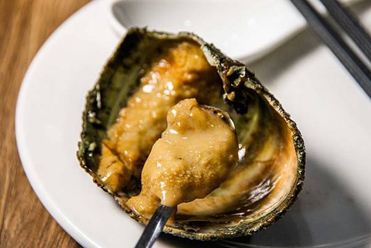吃到痛風也甘願!北中南17間浮誇系海鮮料理:整隻龍蝦炒飯、滿料鮮牡蠣火鍋 吃到痛風也甘願!北中南17間浮誇系海鮮料理:整隻龍蝦炒飯、滿料鮮牡蠣火鍋
