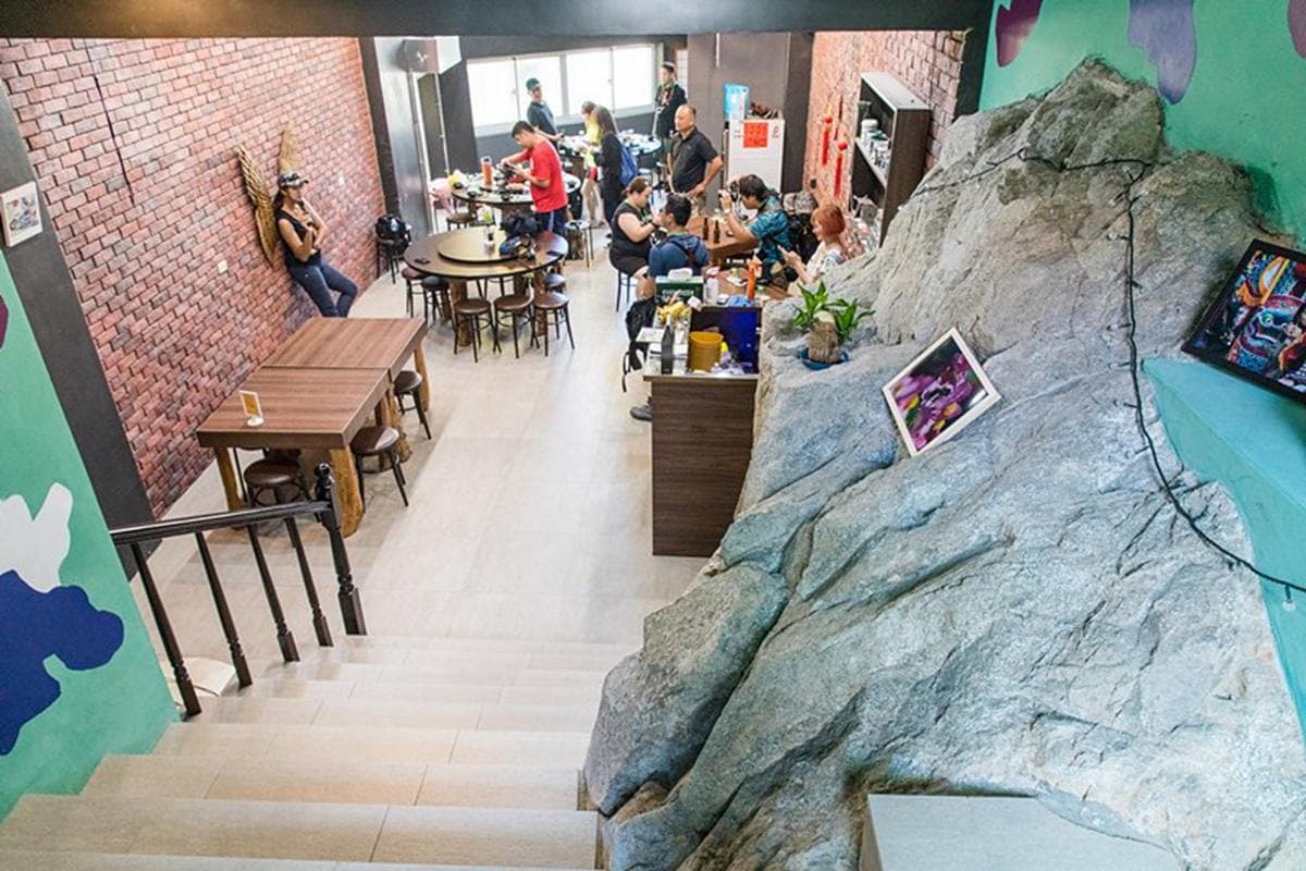 連豬都自己養!馬祖碉堡風餐廳食材超新鮮,必吃紅糟肉片、乾煎三牙魚 連豬都自己養!馬祖碉堡風餐廳食材超新鮮,必吃紅糟肉片、乾煎三牙魚
