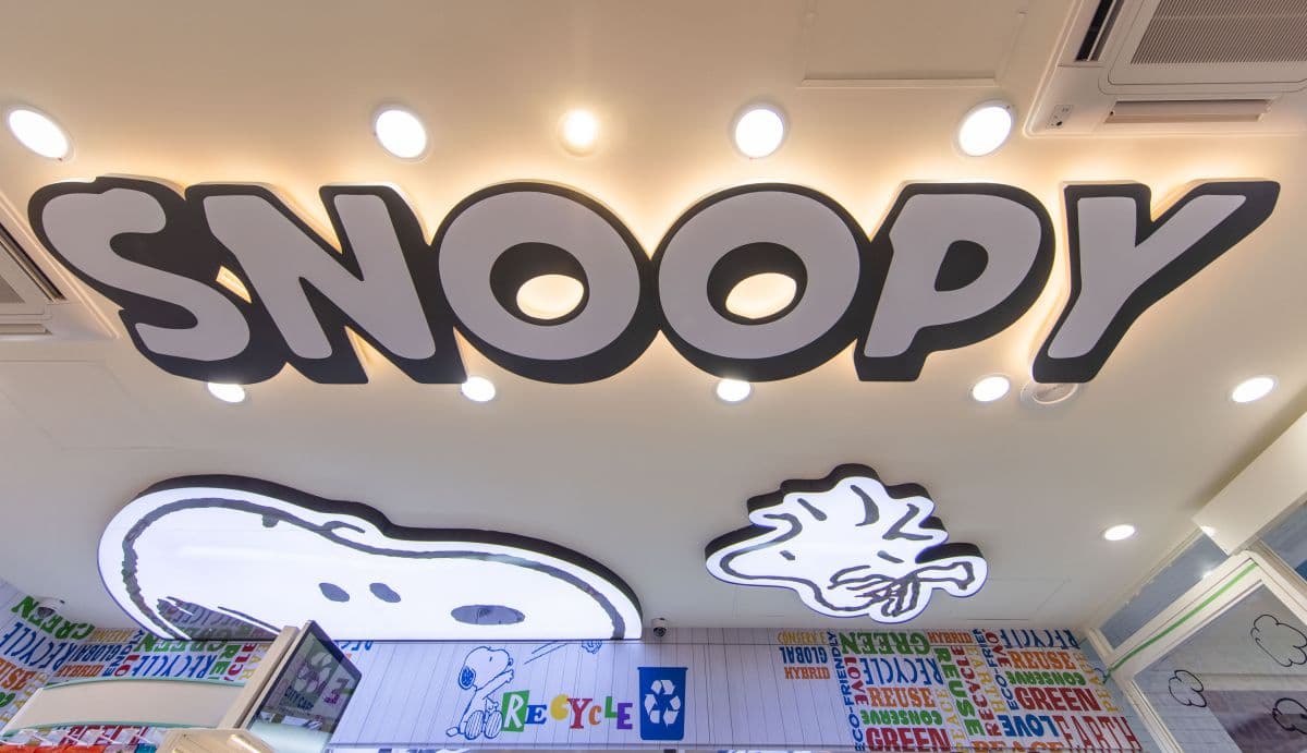史努比超商二號店要開了!結合環保地球,打造立體燈飾、Snoopy彩色塗鴉牆 史努比超商二號店要開了!結合環保地球,打造立體燈飾、Snoopy彩色塗鴉牆
