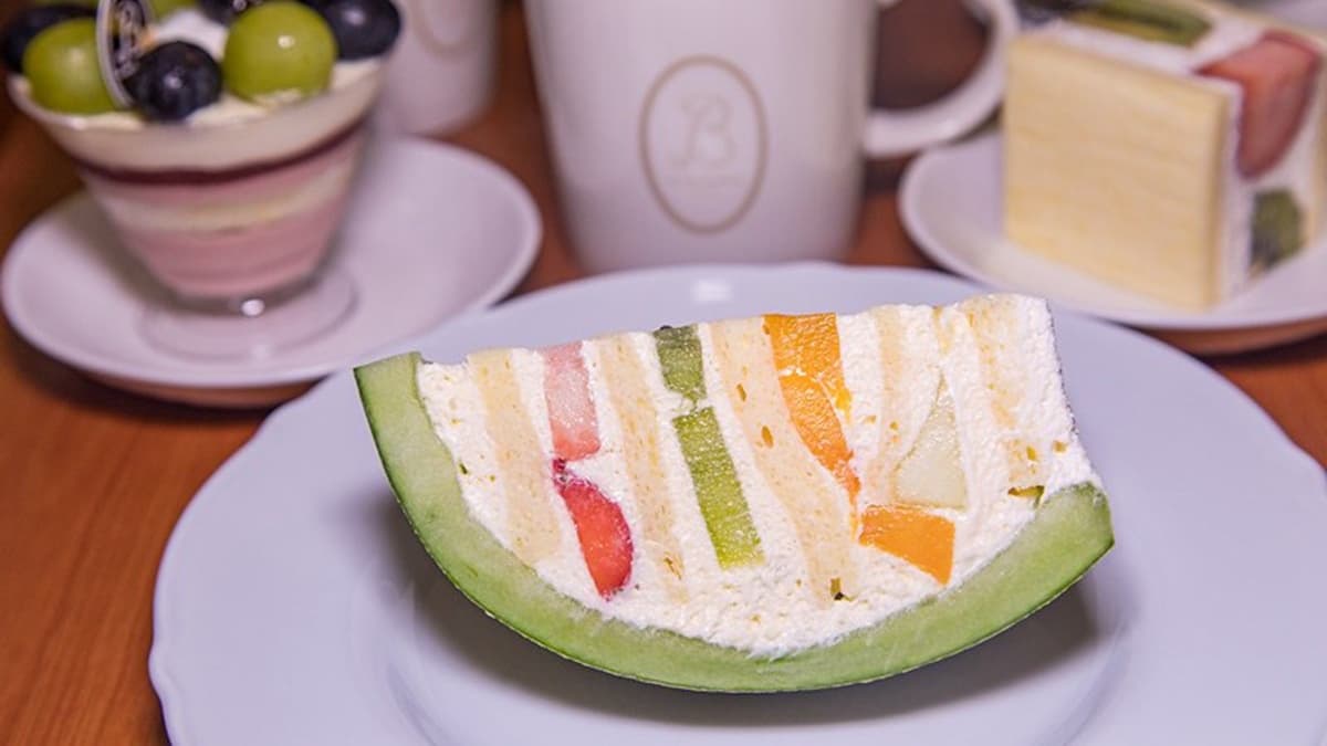 不必飛東京也吃得到!中山區日系甜點用整塊哈密瓜裝,先吃蛋糕再嘗果肉超有哏