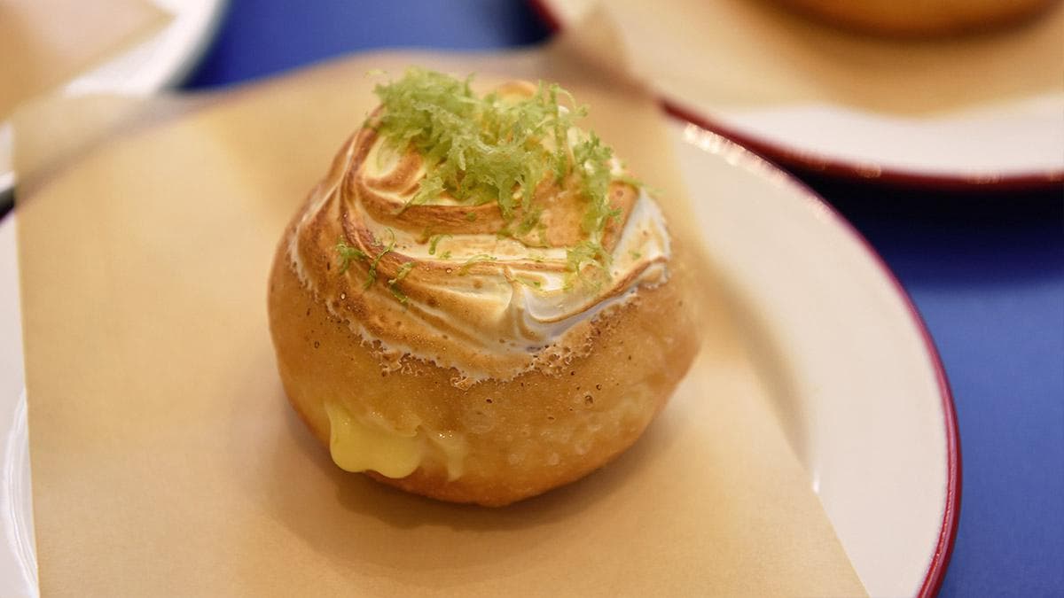 【食尚首播】好拍更好吃!中山站打卡甜甜圈外脆內鬆,必點花生醬培根、覆盆子野莓 【食尚首播】好拍更好吃!中山站打卡甜甜圈外脆內鬆,必點花生醬培根、覆盆子野莓