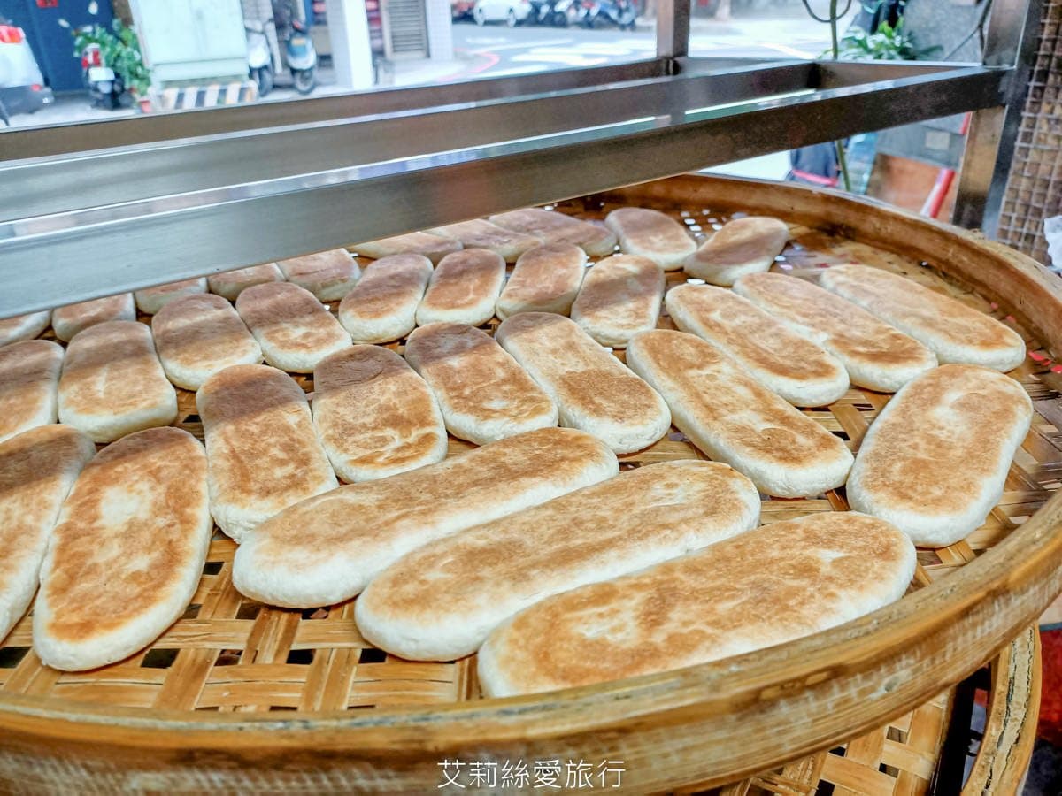 先筆記!玩新北耶誕城必衝7家板橋小吃:半熟蛋米糕、皮蛋豆腐拌麵、限量潤餅 先筆記!玩新北耶誕城必衝7家板橋小吃:半熟蛋米糕、皮蛋豆腐拌麵、限量潤餅