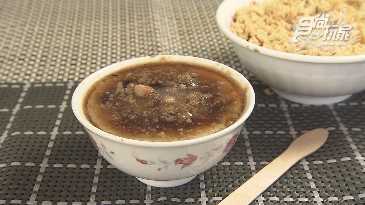 雲林在地人激推!高CP值老街碗粿1碗只要25元,超唰嘴古早味蛋飯也必點