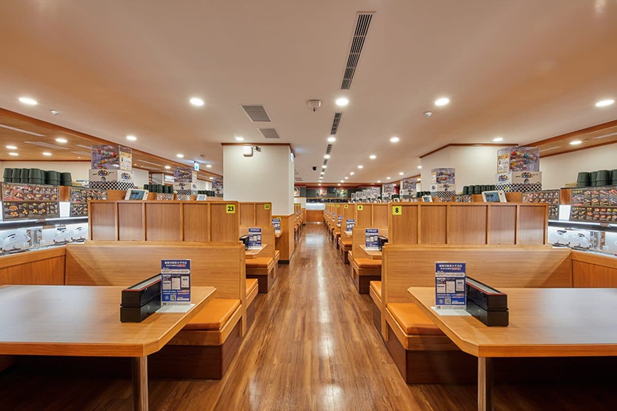 「小新玩偶」直接用送的!藏壽司開進豐原,同步推出12道新菜加碼用餐9折 「小新玩偶」直接用送的!藏壽司開進豐原,同步推出12道新菜加碼用餐9折