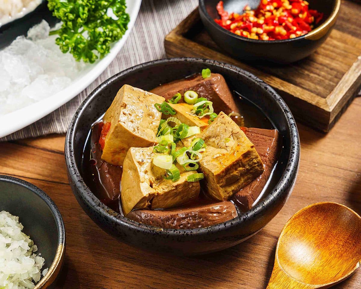 跟朋友聚餐囉!網美麻辣鍋訂位免費送「松阪豬」,加碼穿指定色再送「板腱牛」 跟朋友聚餐囉!網美麻辣鍋訂位免費送「松阪豬」,加碼穿指定色再送「板腱牛」