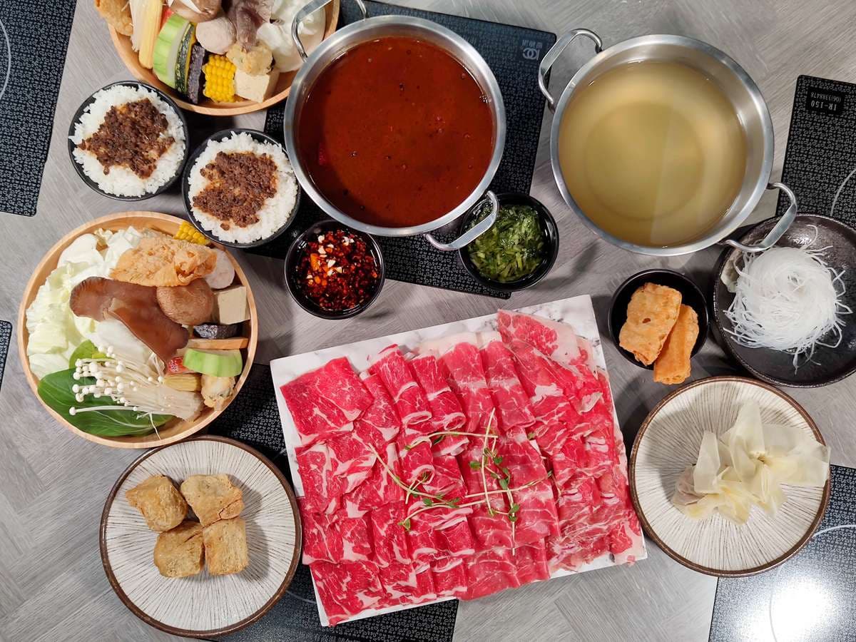 【新開店】溫體薑母鴨變身最台涮涮鍋!火焰燒酒雞、暴動肉食牛套餐也必吃 【新開店】溫體薑母鴨變身最台涮涮鍋!火焰燒酒雞、暴動肉食牛套餐也必吃
