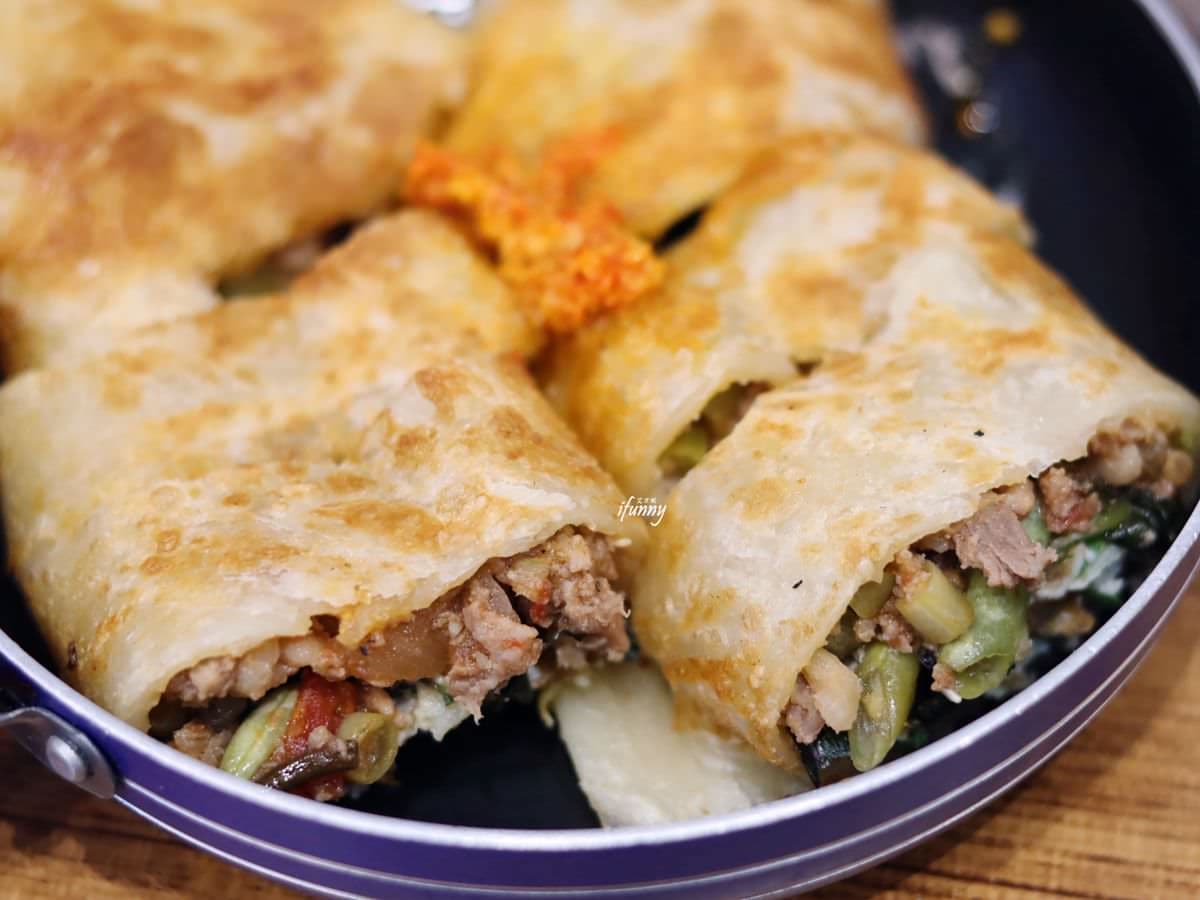 新北耶誕府中燈區周邊7家高CP值小吃:紅麴XO醬涼麵、爆漿炸蛋飯糰、滿料炒魷魚 新北耶誕府中燈區周邊7家高CP值小吃:紅麴XO醬涼麵、爆漿炸蛋飯糰、滿料炒魷魚