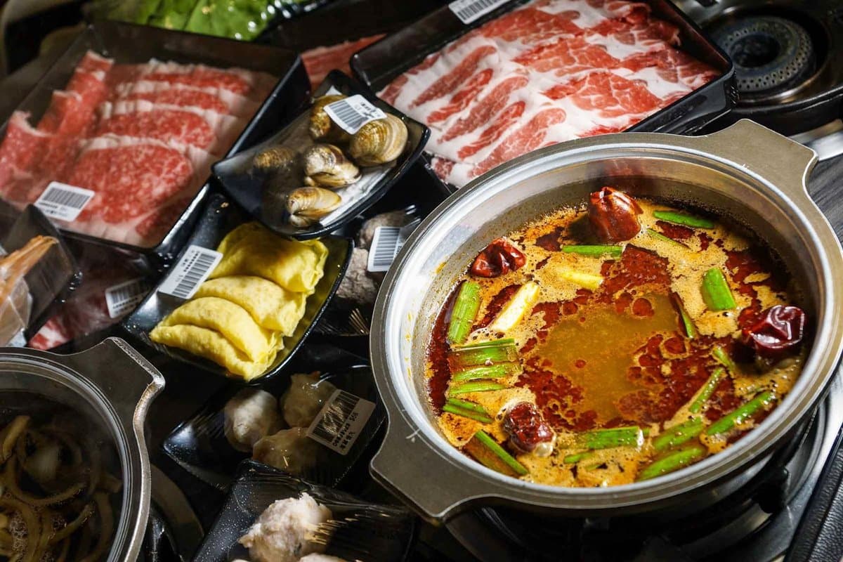 【新開店】加50元送頂級牛肉盤!沐樺火鍋超市進百貨,連32天肉盤買3送1、加價吃龍蝦 【新開店】加50元送頂級牛肉盤!沐樺火鍋超市進百貨,連32天肉盤買3送1、加價吃龍蝦