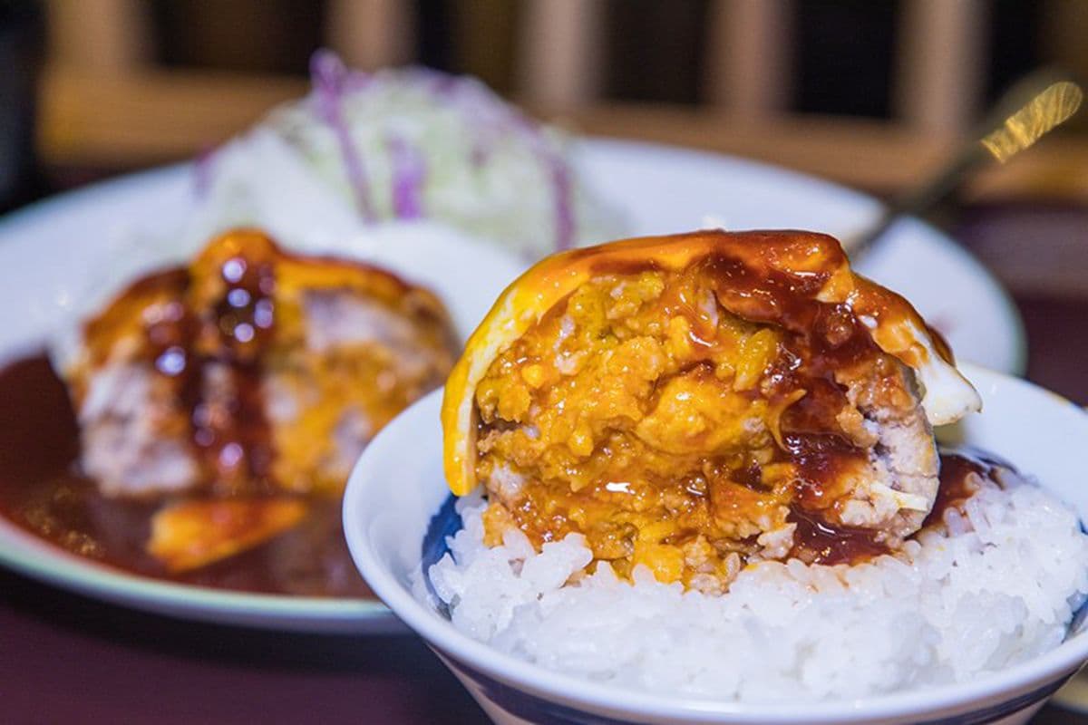 【新開店】名古屋料理桃園吃得到!純豬肉漢堡排有滿滿肉汁,再搭蛋黃瀑布超邪惡 【新開店】名古屋料理桃園吃得到!純豬肉漢堡排有滿滿肉汁,再搭蛋黃瀑布超邪惡