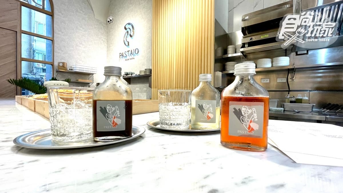 【新開店】訂位要等一個月!台北最夯8色麵餐館,必點蛤蜊墨魚吉他麵、公主波浪麵 【新開店】訂位要等一個月!台北最夯8色麵餐館,必點蛤蜊墨魚吉他麵、公主波浪麵