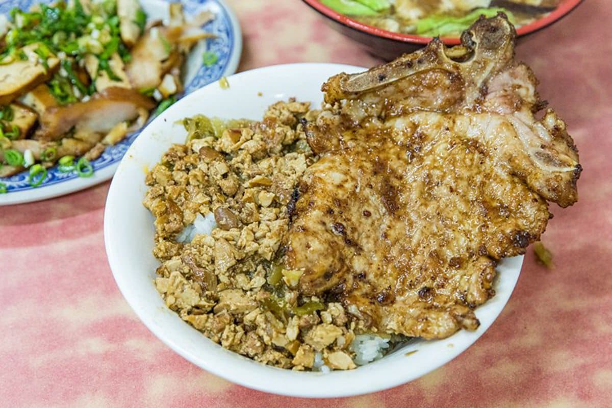 內湖老饕口袋名單!人氣老店炸排骨口感扎實不鹹膩,搭配香甜炸醬飯超唰嘴 內湖老饕口袋名單!人氣老店炸排骨口感扎實不鹹膩,搭配香甜炸醬飯超唰嘴