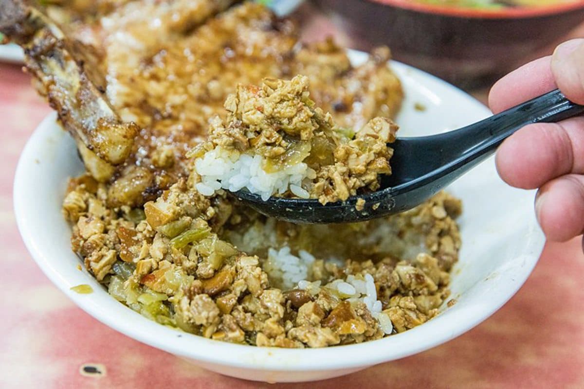 內湖老饕口袋名單!人氣老店炸排骨口感扎實不鹹膩,搭配香甜炸醬飯超唰嘴 內湖老饕口袋名單!人氣老店炸排骨口感扎實不鹹膩,搭配香甜炸醬飯超唰嘴