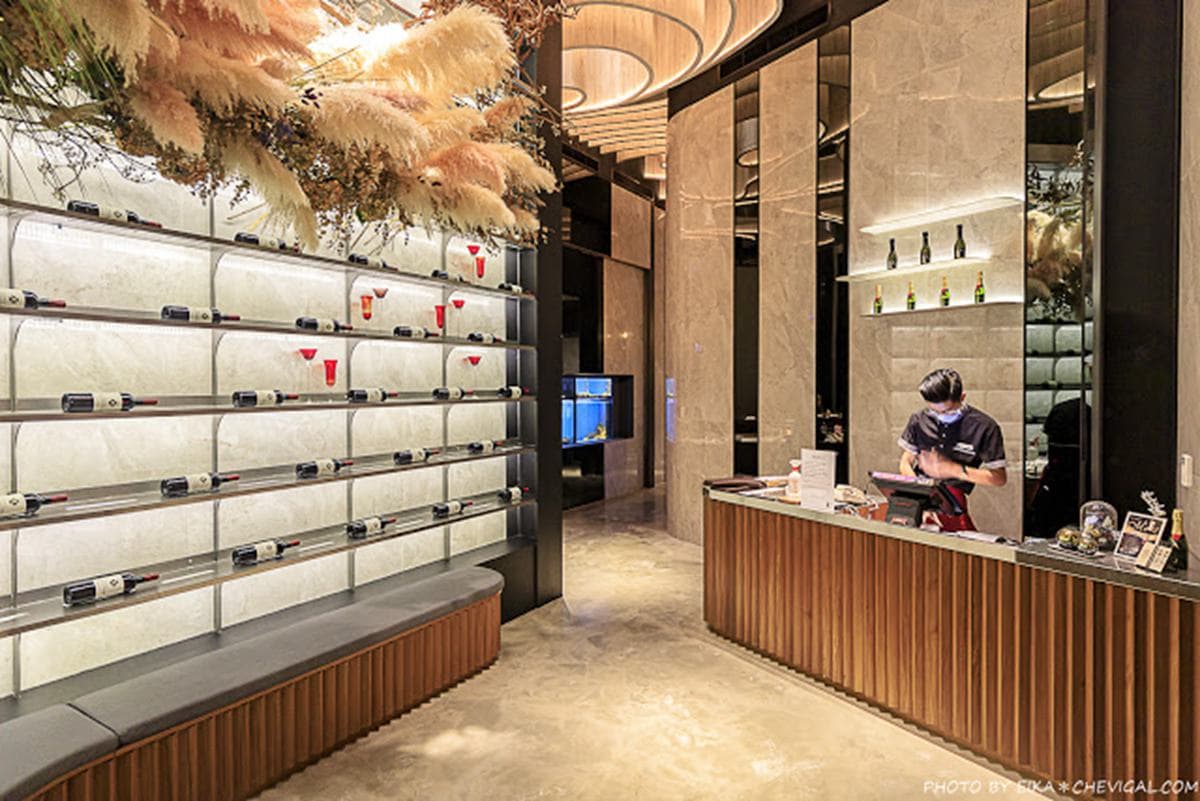 網美鍋控衝台中!超夢幻玻璃教堂竟是火鍋店,必點每日直送牛奶湯搭大理石紋翼板牛 網美鍋控衝台中!超夢幻玻璃教堂竟是火鍋店,必點每日直送牛奶湯搭大理石紋翼板牛