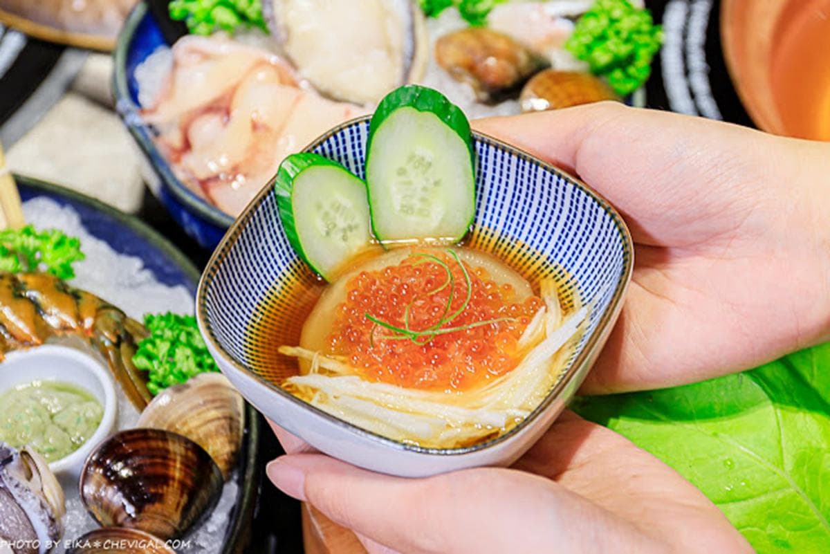 網美鍋控衝台中!超夢幻玻璃教堂竟是火鍋店,必點每日直送牛奶湯搭大理石紋翼板牛 網美鍋控衝台中!超夢幻玻璃教堂竟是火鍋店,必點每日直送牛奶湯搭大理石紋翼板牛