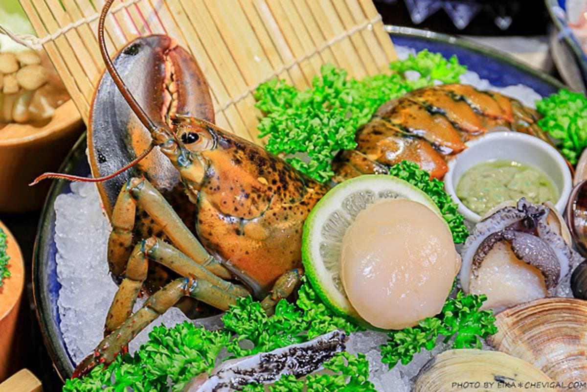 網美鍋控衝台中!超夢幻玻璃教堂竟是火鍋店,必點每日直送牛奶湯搭大理石紋翼板牛 網美鍋控衝台中!超夢幻玻璃教堂竟是火鍋店,必點每日直送牛奶湯搭大理石紋翼板牛