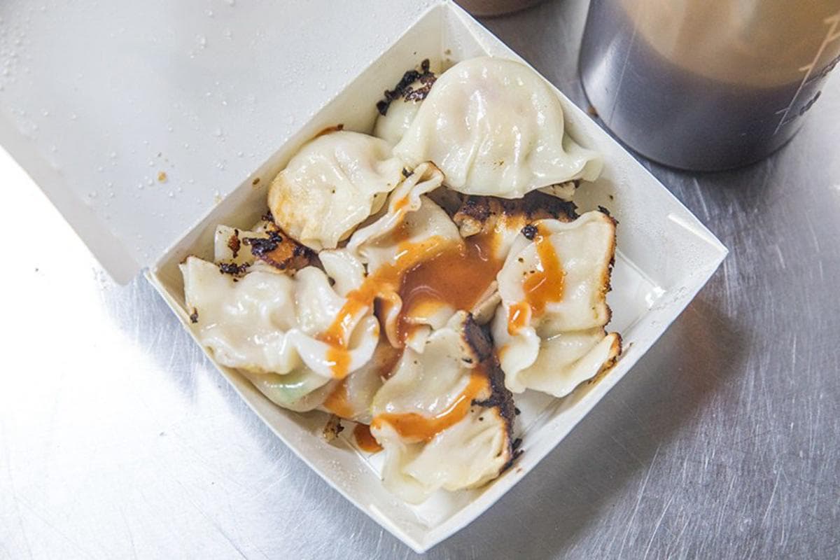 沒吃過不算在地人!東港消夜唯一指定「烤饅頭」是這家,乳瑪琳、煉乳雙重奏超邪惡 沒吃過不算在地人!東港消夜唯一指定「烤饅頭」是這家,乳瑪琳、煉乳雙重奏超邪惡