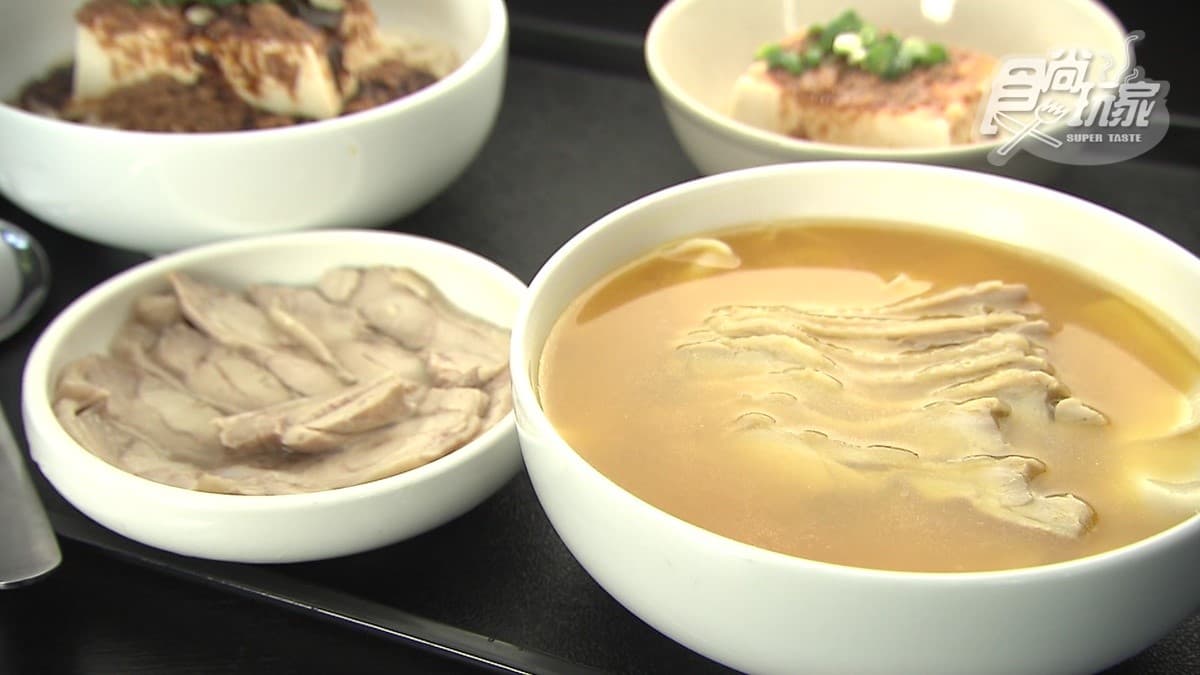 口味超道地!台中眷村麵館吃得到陝西八大怪「腰帶麵」,再搭醉雞湯頭層次更豐富