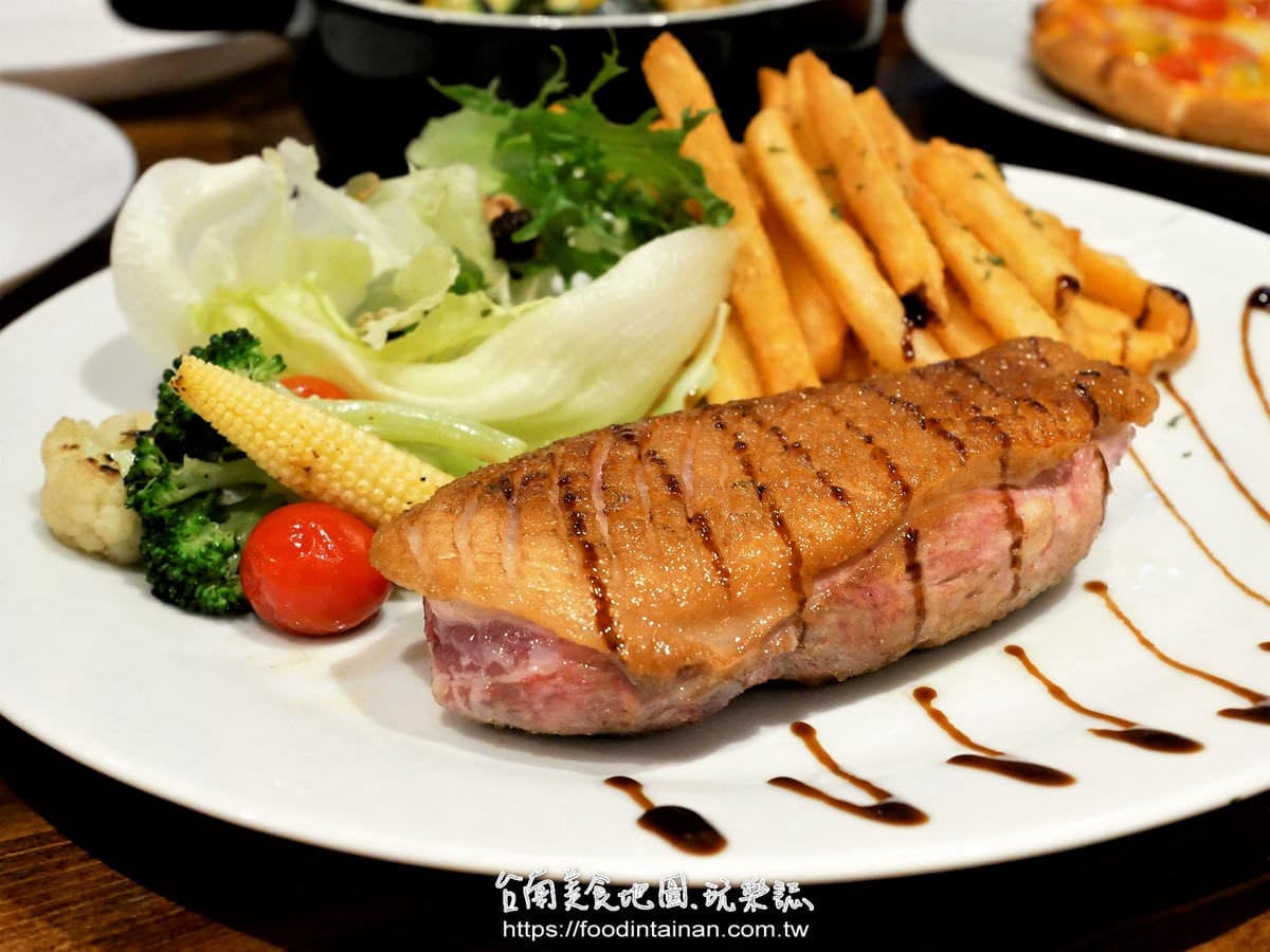 超有哏!台南早午餐晚上變身餐酒館,必點日本特製麵粉炸生蠔、嫩煎牛肋條 超有哏!台南早午餐晚上變身餐酒館,必點日本特製麵粉炸生蠔、嫩煎牛肋條