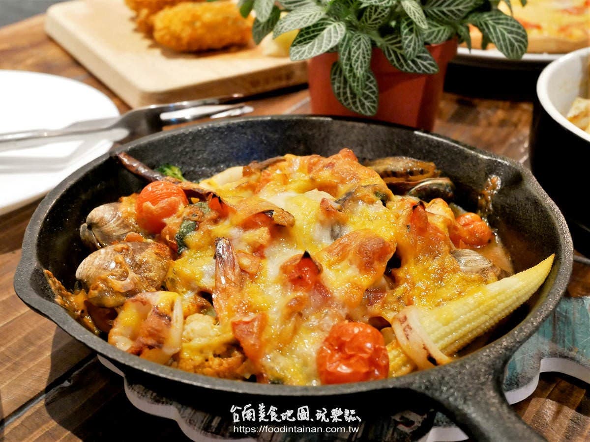 超有哏!台南早午餐晚上變身餐酒館,必點日本特製麵粉炸生蠔、嫩煎牛肋條 超有哏!台南早午餐晚上變身餐酒館,必點日本特製麵粉炸生蠔、嫩煎牛肋條